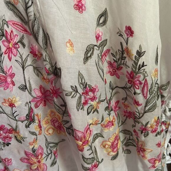 Embroidered Floral Swimsuit Coverup - Picture 4 of 6